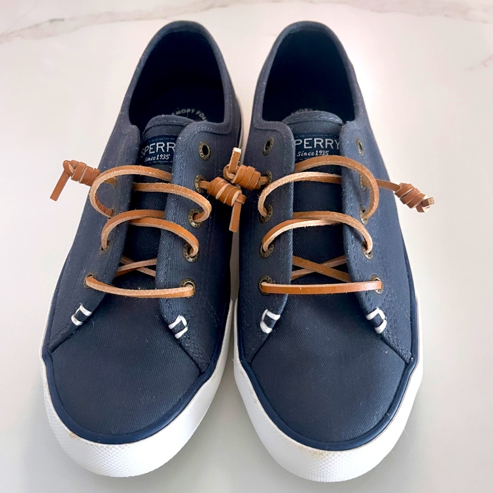 Sperry sneackers size 6 women